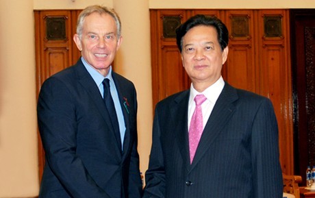 Premierminister Nguyen Tan Dung empfängt den ehemaligen britischen Premierminister Tony Blair